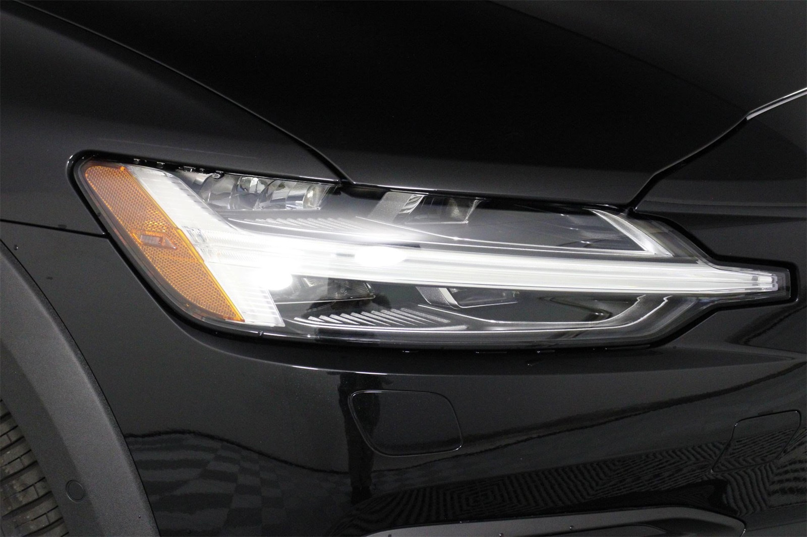 2026 Volvo V60 Cross Country B5 Plus photo 14