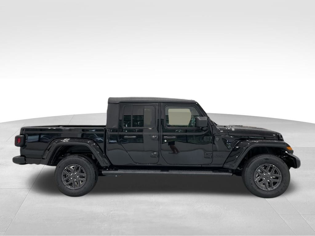 2025 Jeep Gladiator Sport S photo 3