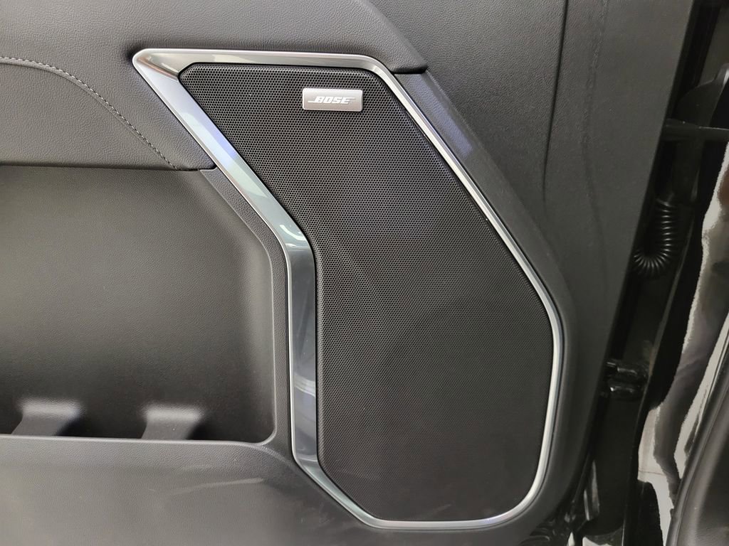 2025 Chevrolet Silverado 1500 RST photo 3