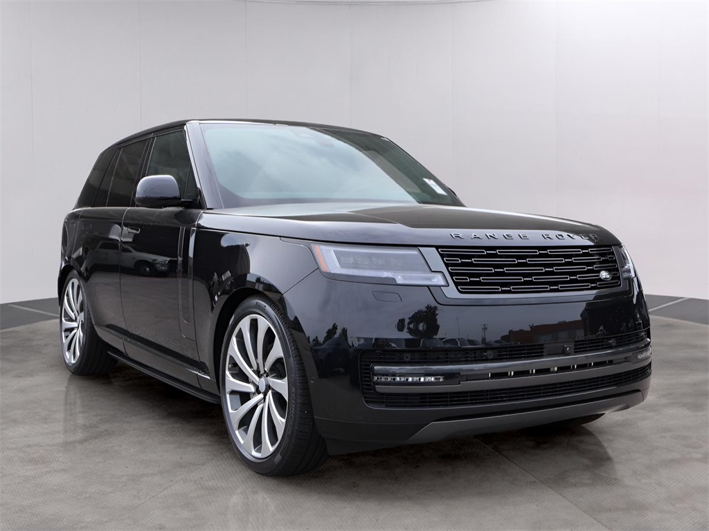 2025 Land Rover Range Rover SE photo 3