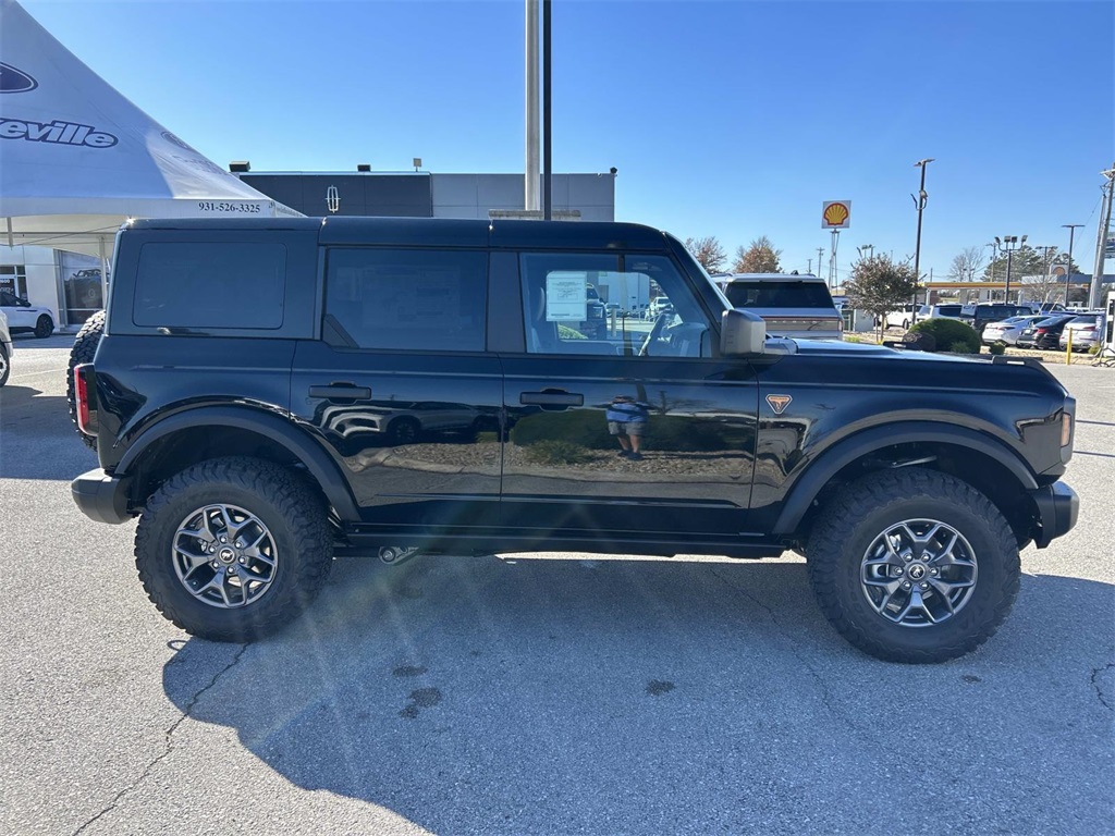 2025 Ford Bronco Badlands photo 2