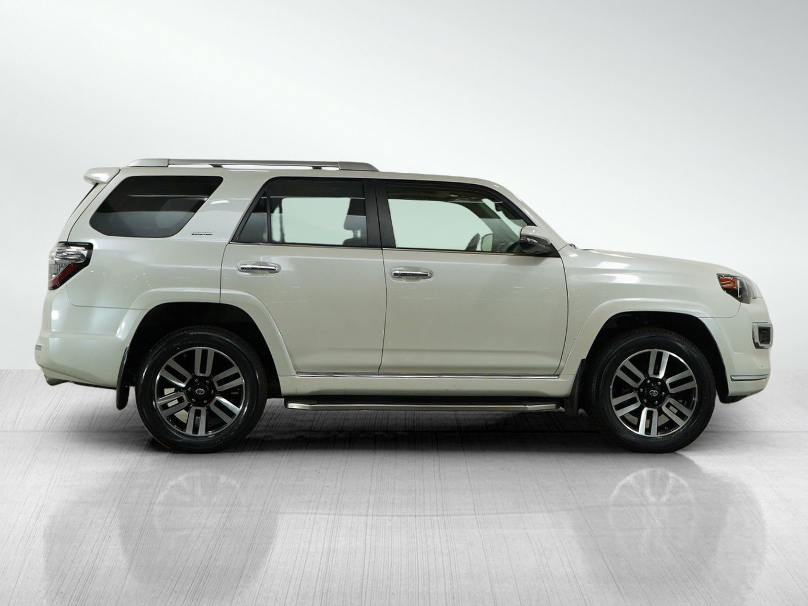 2020 Toyota 4Runner Limited photo 4