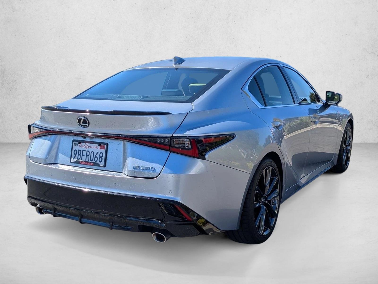 2022 Lexus IS 350 F SPORT photo 5