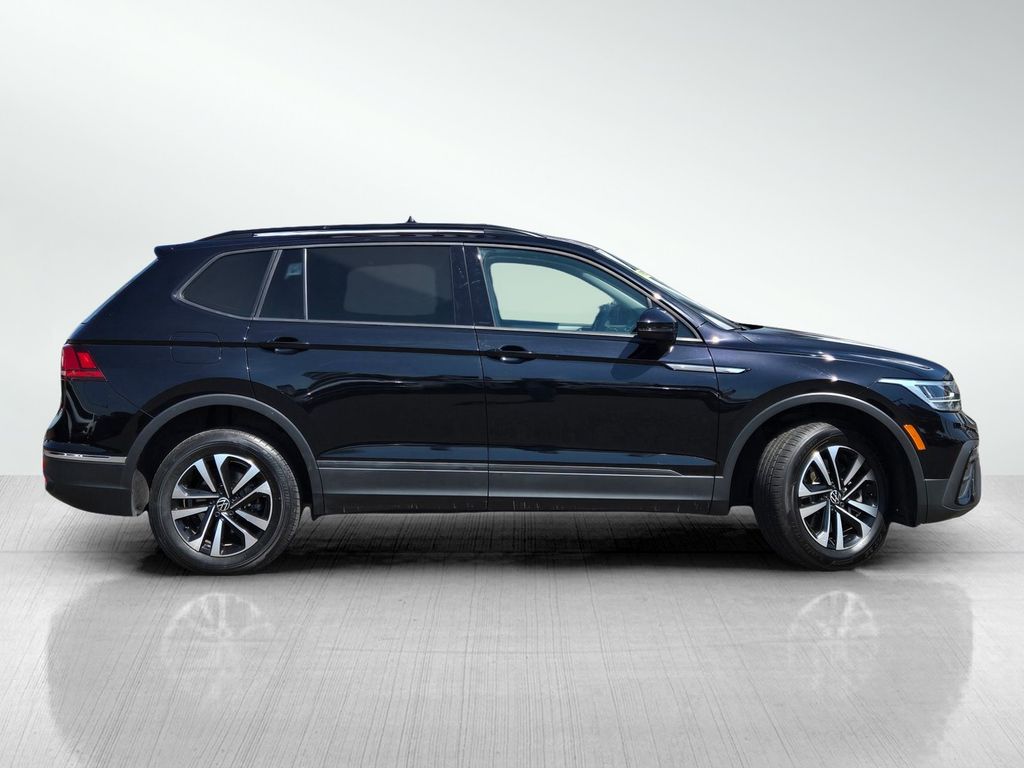 2022 Volkswagen Tiguan S photo 3