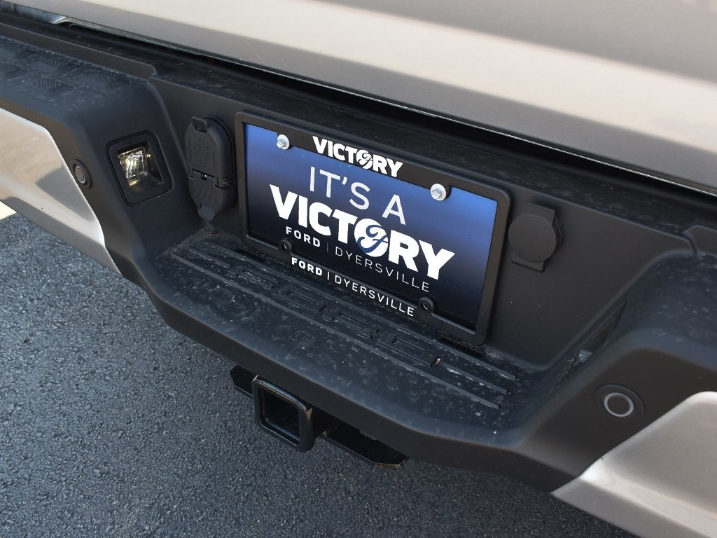 2025 Ford F-150 Lightning XLT photo 26