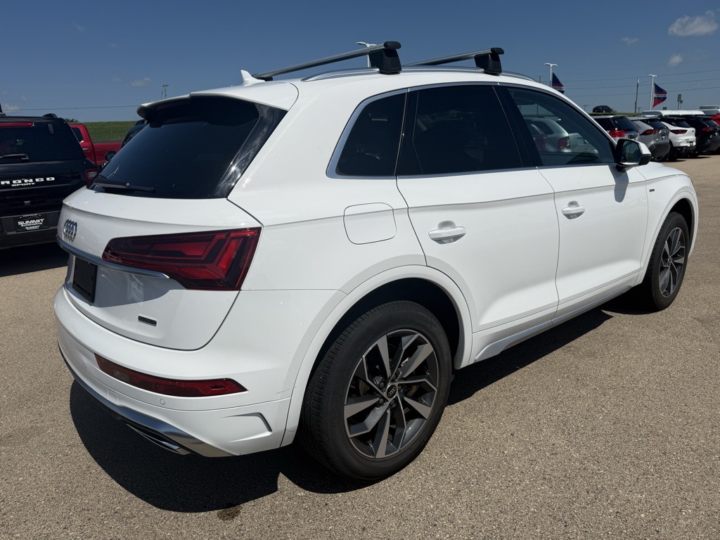 2023 Audi Q5 45 S line Premium photo 2