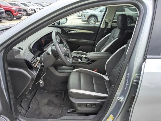 2025 Buick Envision Sport Touring photo 3