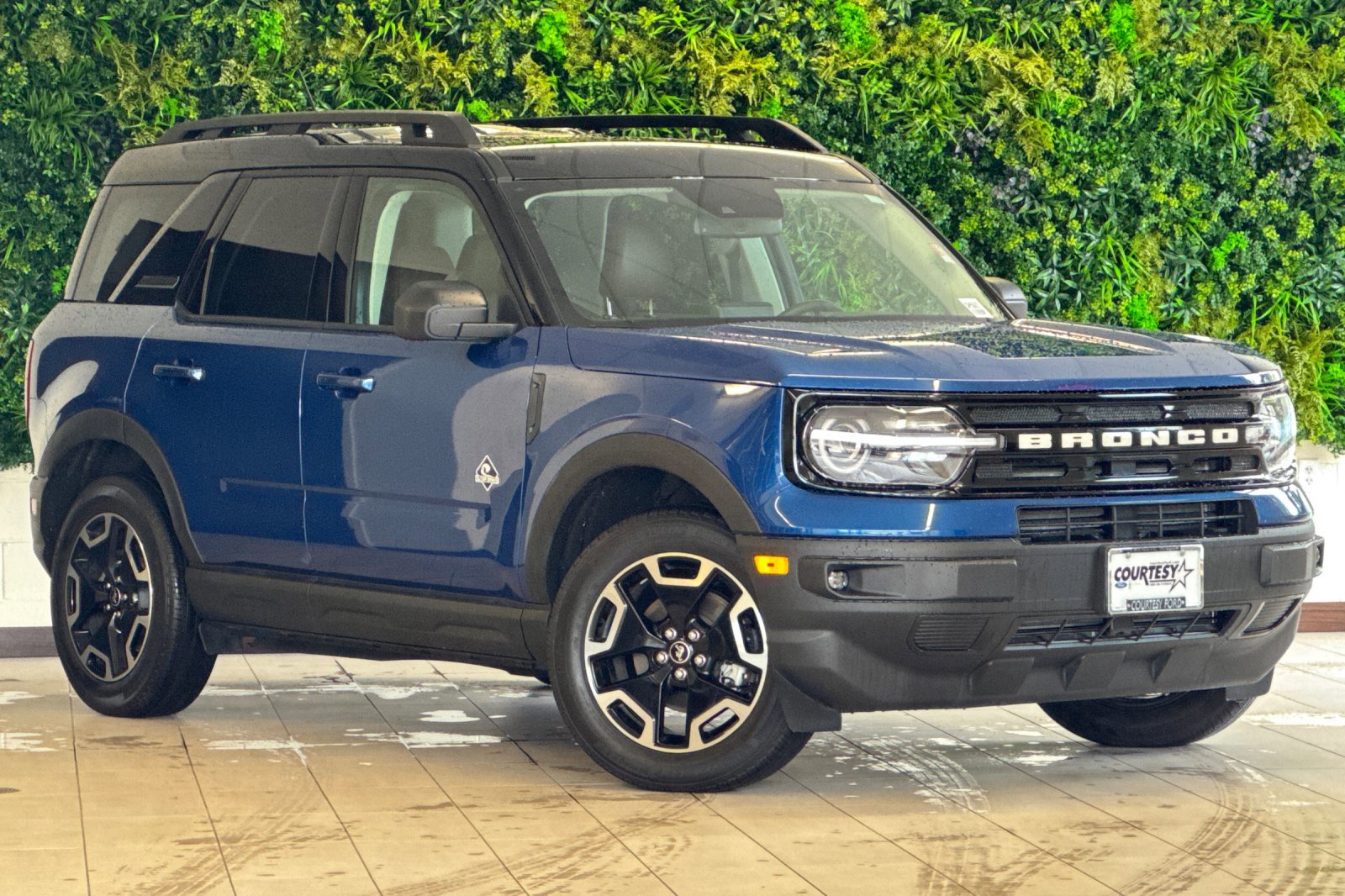 2023 Ford Bronco Sport Outer Banks's photo