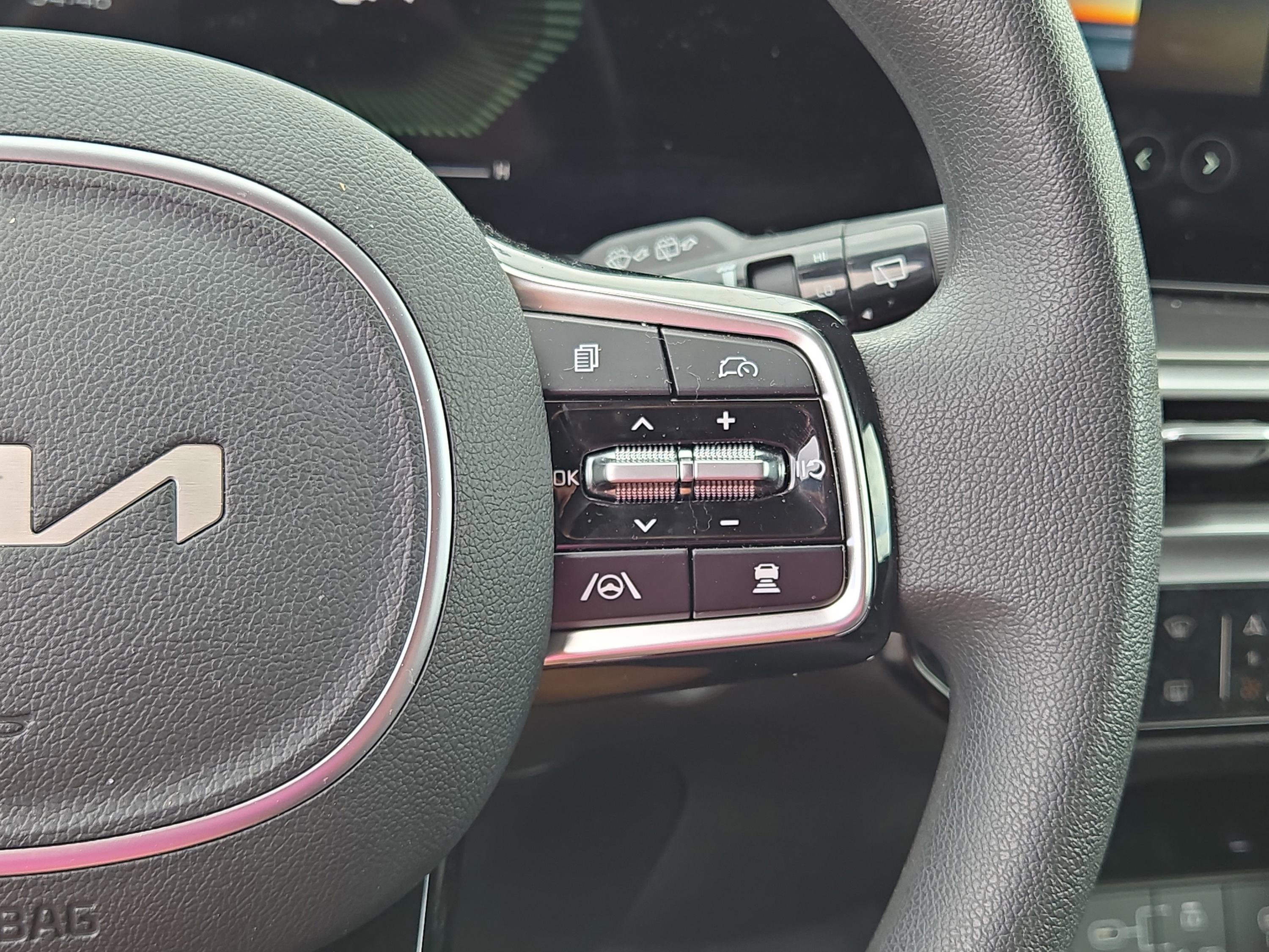 2025 Kia Sorento LX photo 15