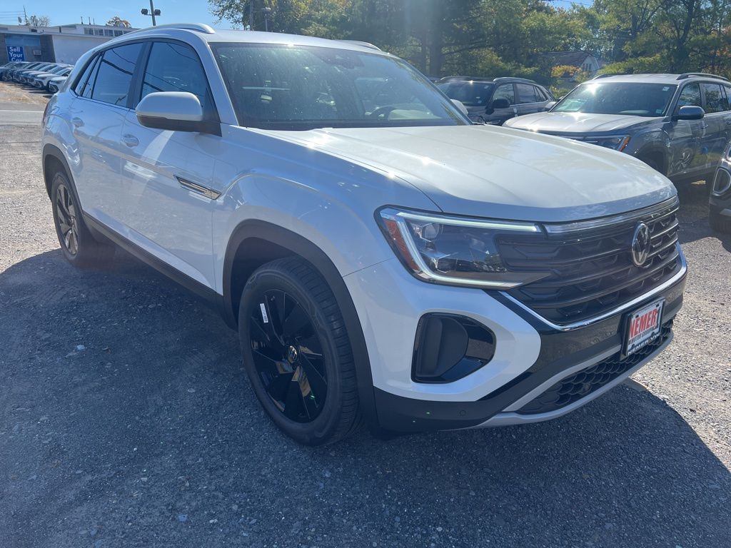 2026 Volkswagen Atlas Cross Sport SE Technology photo 3