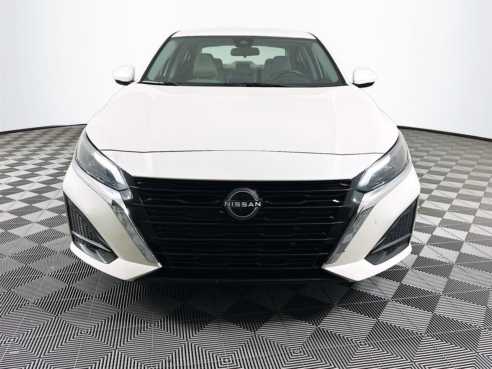 2023 Nissan Altima 2.5 SV photo 2