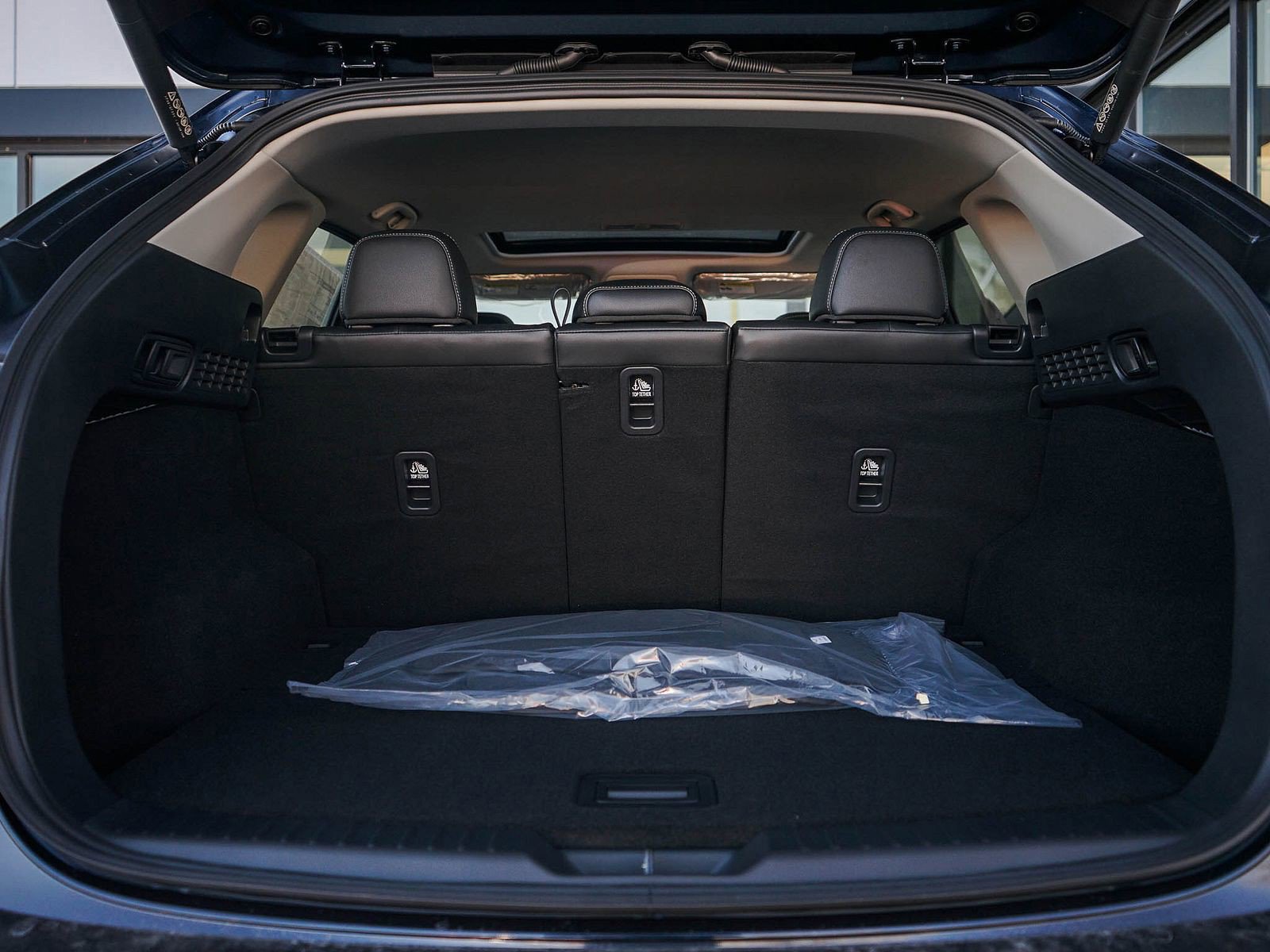 2025 Mazda CX-5 2.5 S Preferred photo 6