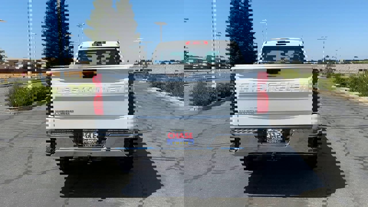 2024 Chevrolet Silverado 1500 photo 3