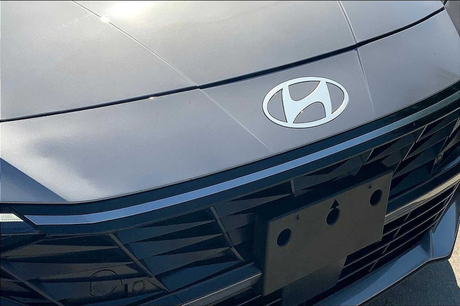 2025 Hyundai Elantra SEL Convenience photo 26