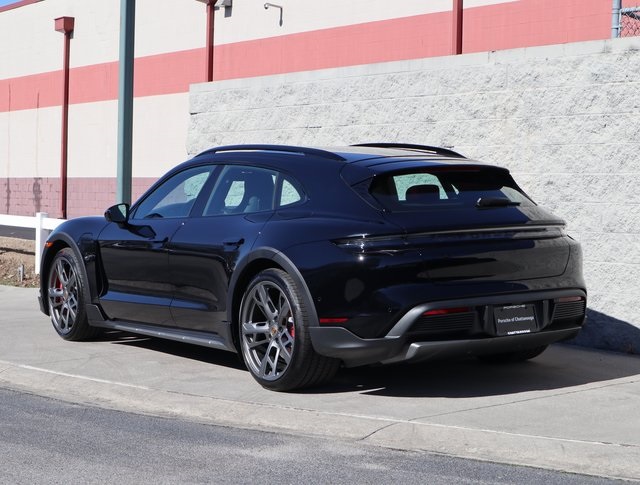 2024 Porsche Taycan Cross Turismo 4S photo 3