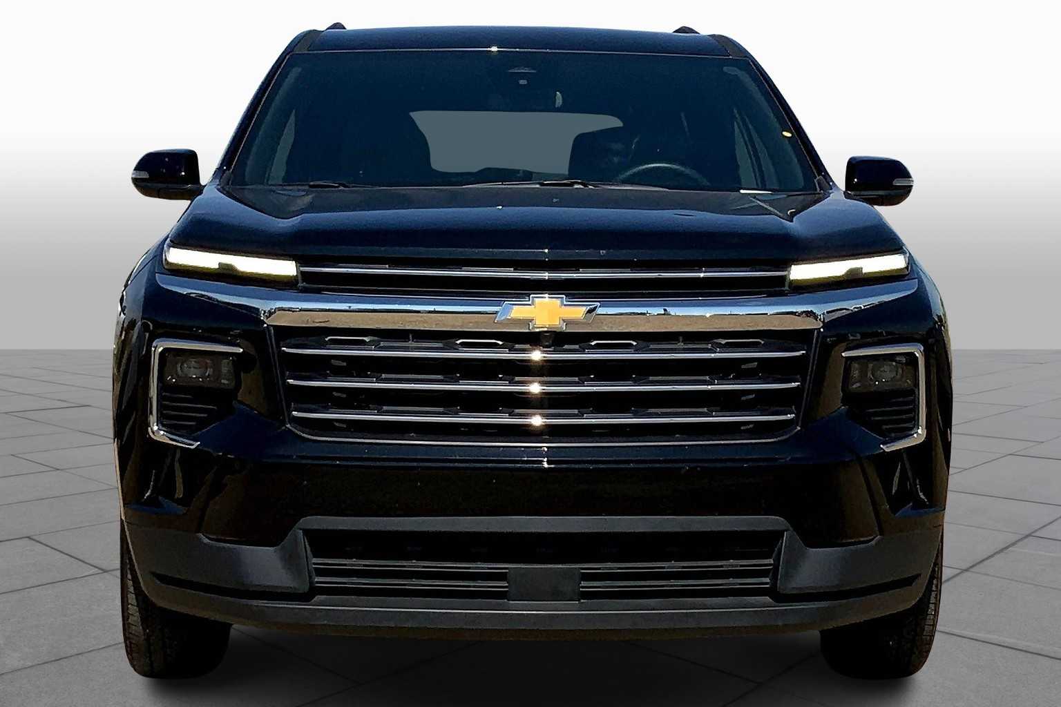 2025 Chevrolet Traverse photo 3