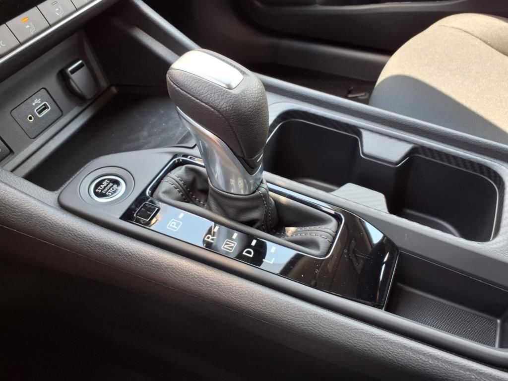 2025 Nissan Sentra S photo 18