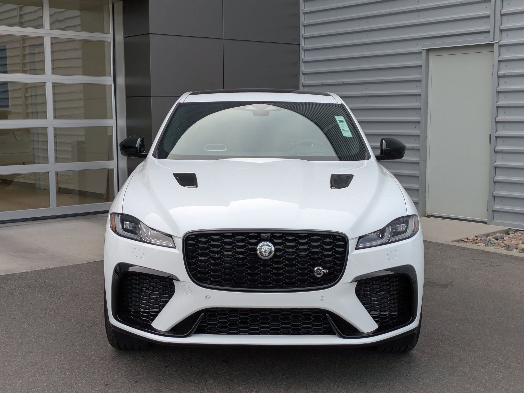 2026 Jaguar F-PACE SVR photo 8