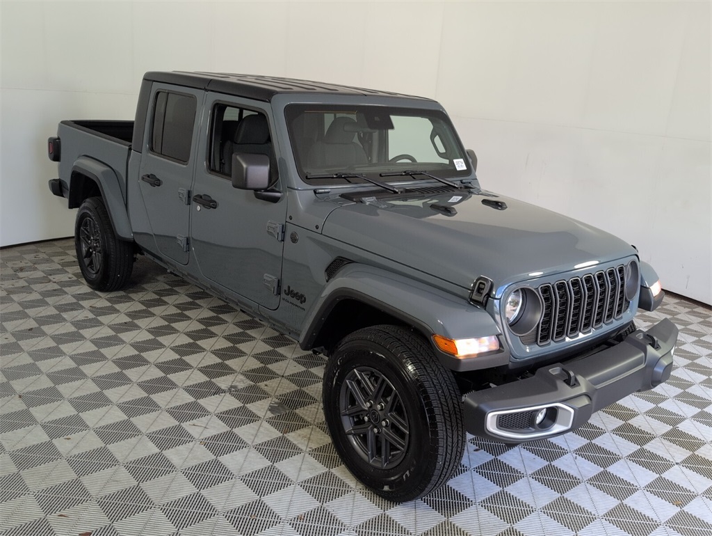 2025 Jeep Gladiator Sport photo 2