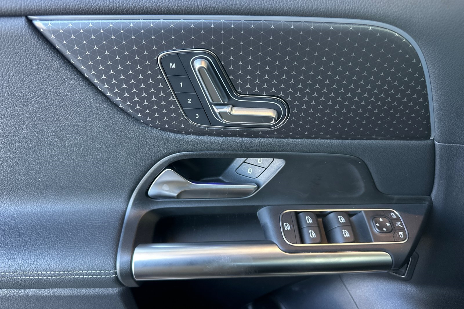 2025 Mercedes Benz GLA 250 photo 10