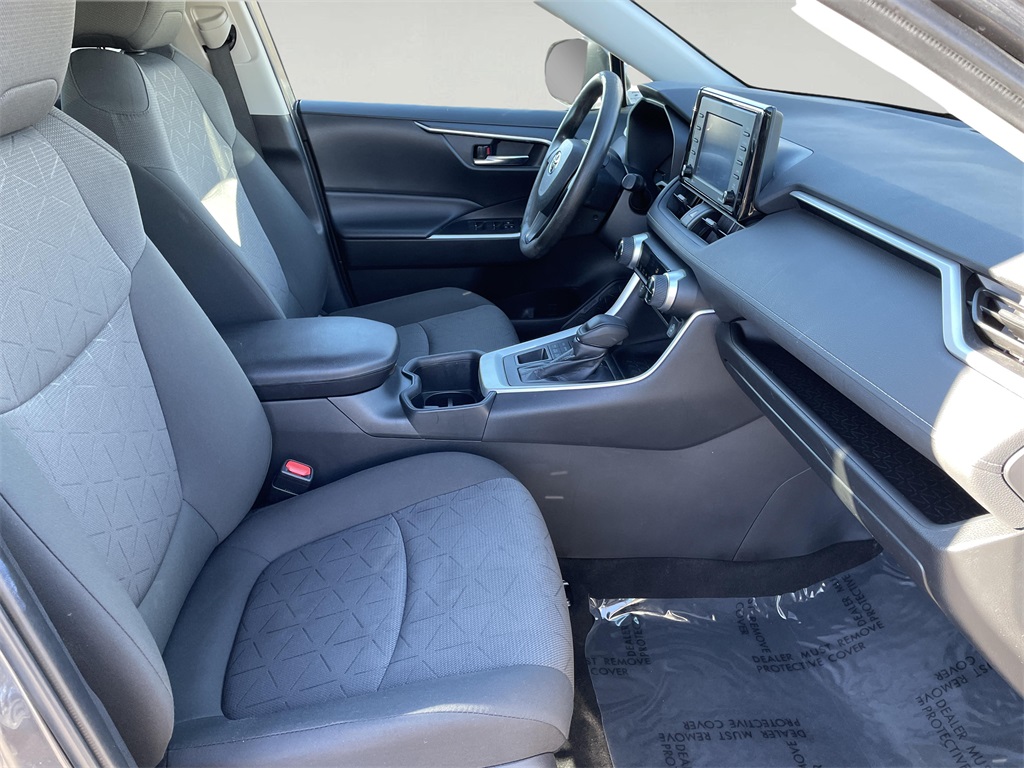 2022 Toyota RAV4 XLE photo 16