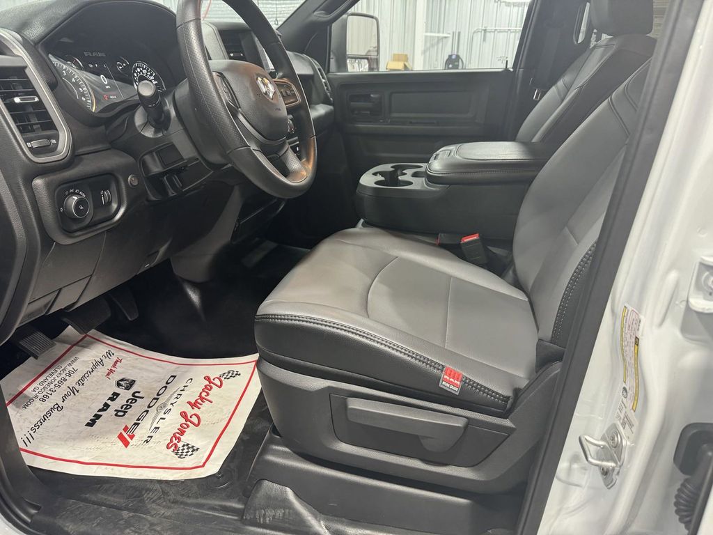 2024 Ram 2500 Tradesman photo 4