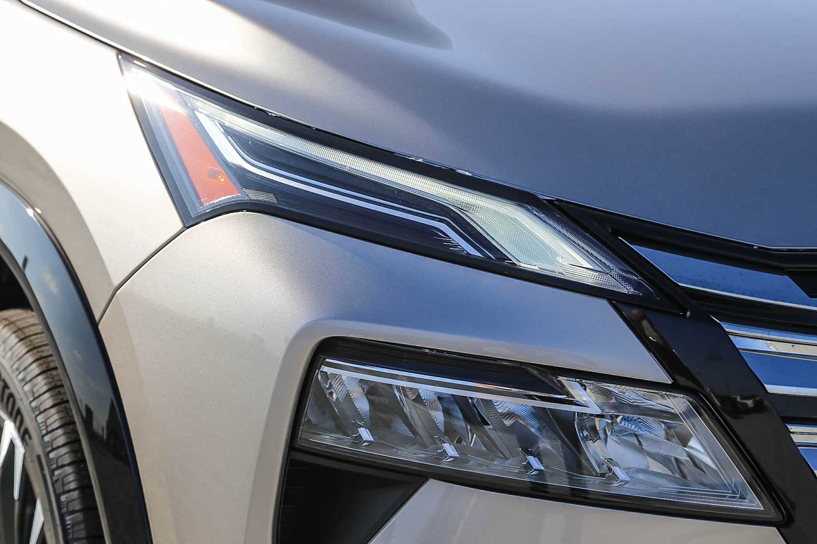 2025 Nissan Rogue Platinum photo 4