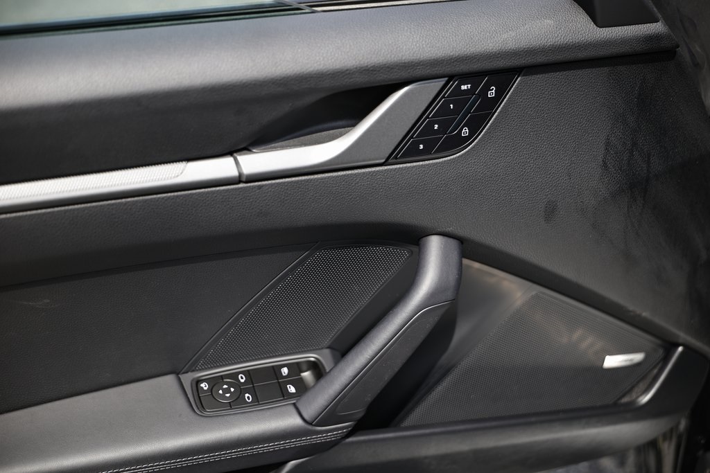 2025 Porsche 911 photo 19