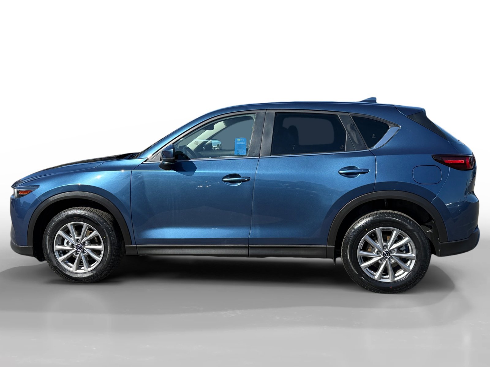 2023 Mazda CX-5 2.5 S Preferred photo 2
