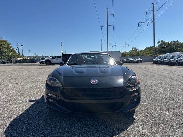 2018 Fiat 124 Spider Lusso photo 2