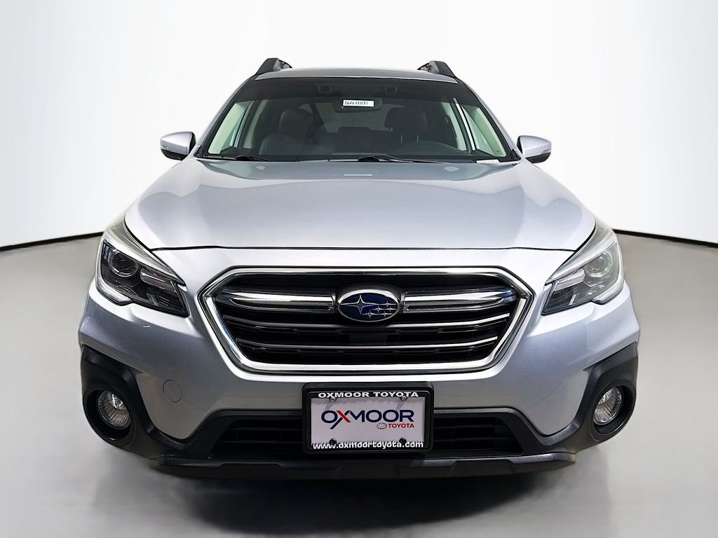 2018 Subaru Outback Limited photo 2
