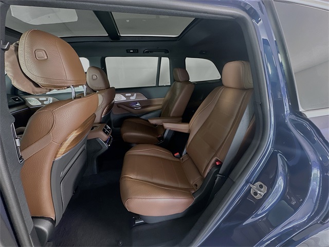 2026 Mercedes Benz GLS 450 4MATIC photo 23