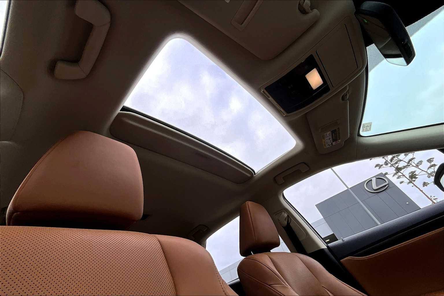 2022 Lexus RX Premium photo 13