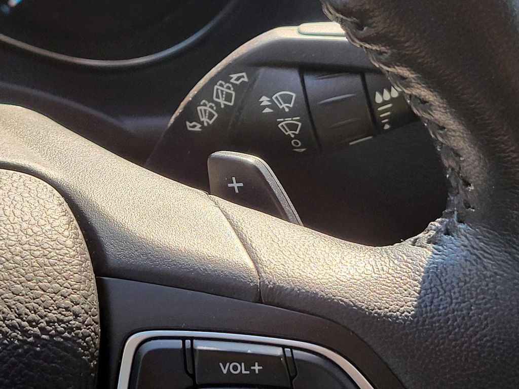 2017 Ford Escape Titanium photo 33