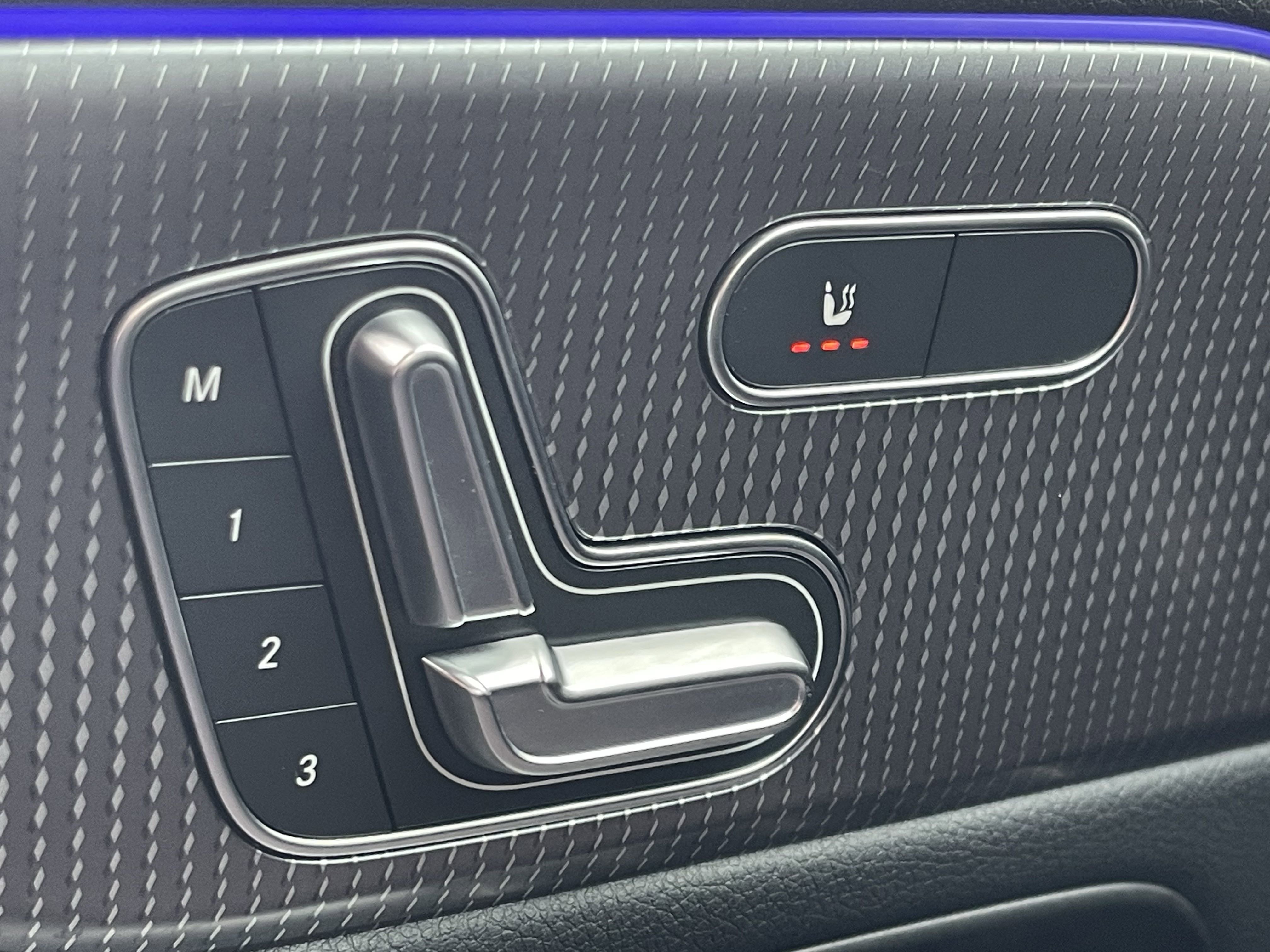 2023 Mercedes Benz EQB 300 4MATIC photo 12