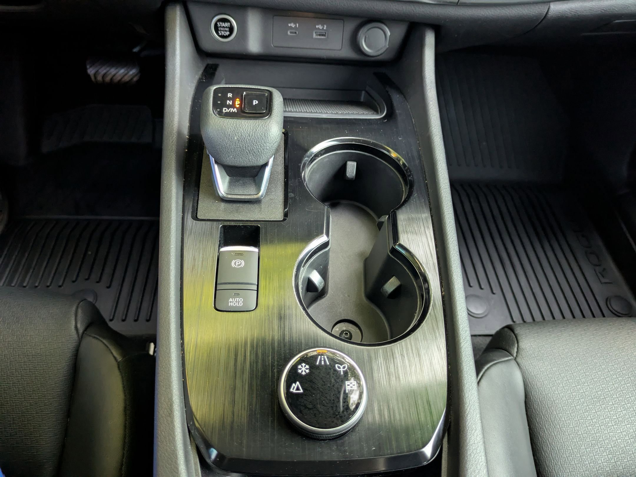 2022 Nissan Rogue SV photo 11