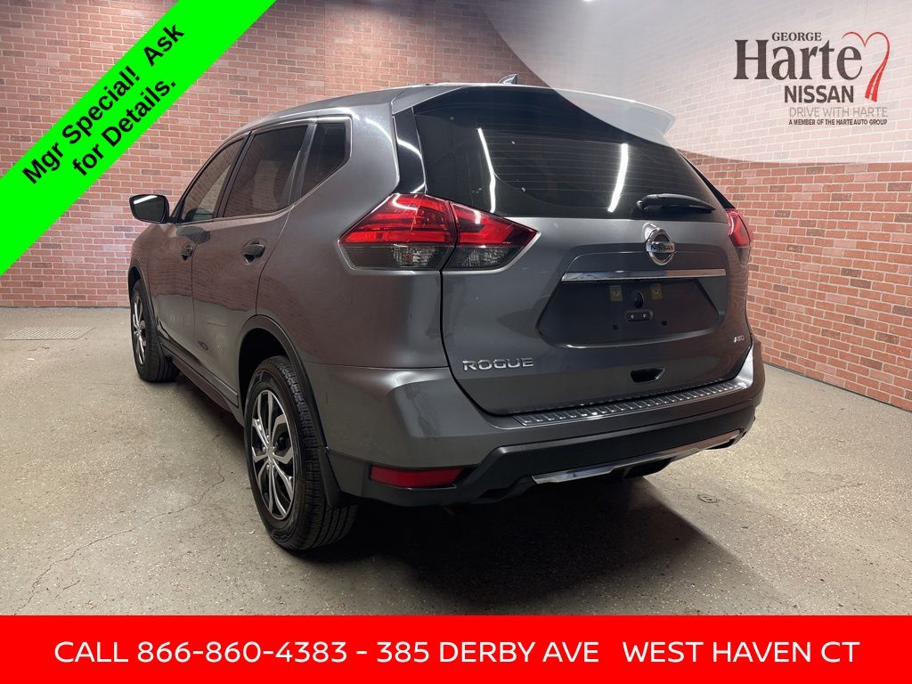 2017 Nissan Rogue S photo 2