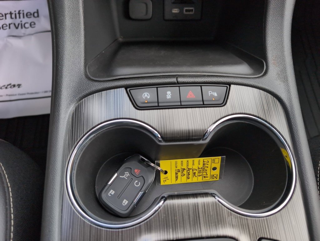 2023 Gmc Acadia SLT photo 24
