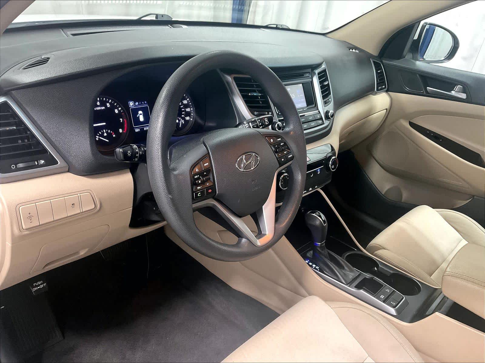 2017 Hyundai Tucson SE Plus photo 2