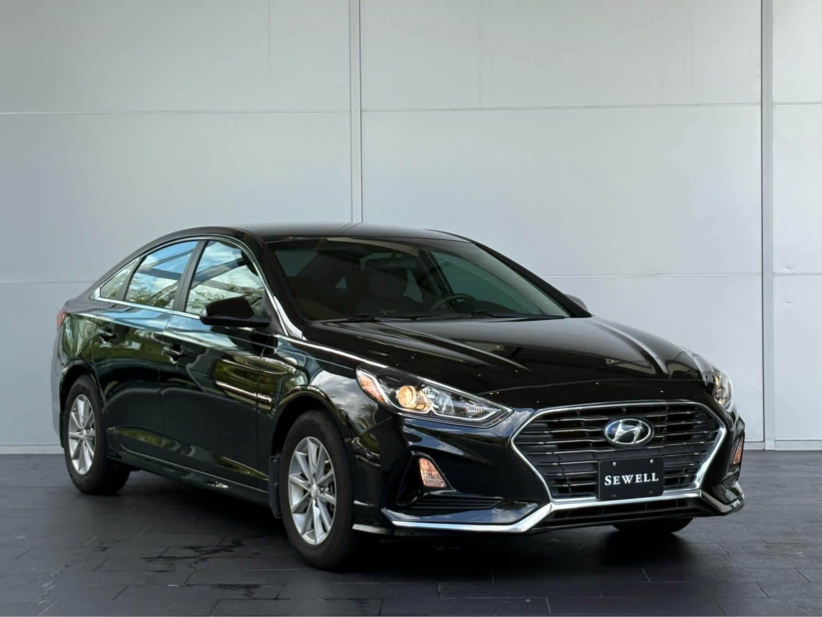 2018 Hyundai Sonata SE photo 2