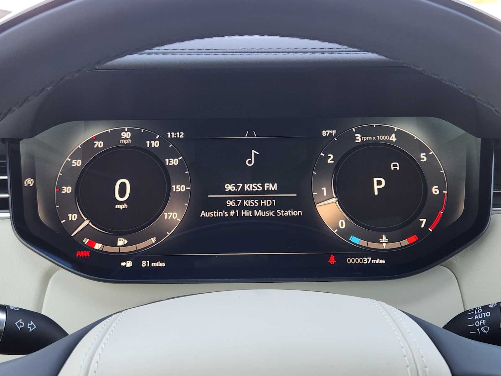 2025 Land Rover Range Rover SE photo 13