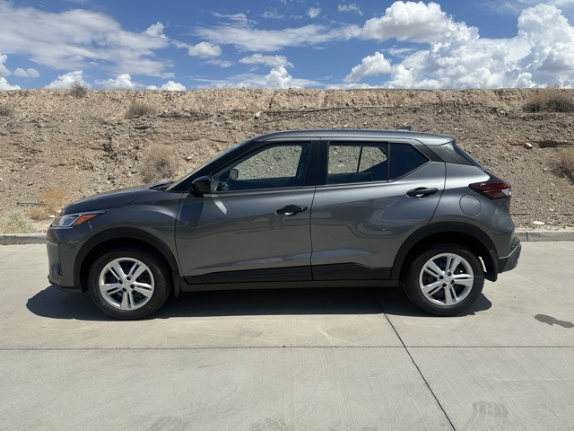 2025 Nissan Kicks Play S photo 4