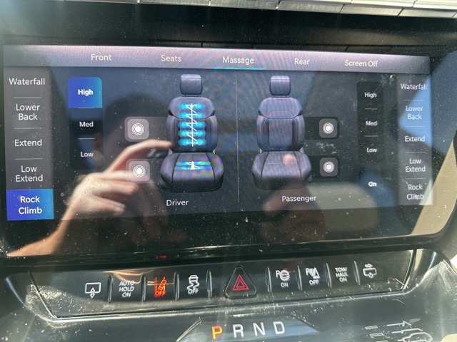 2022 Jeep Grand Wagoneer I photo 17