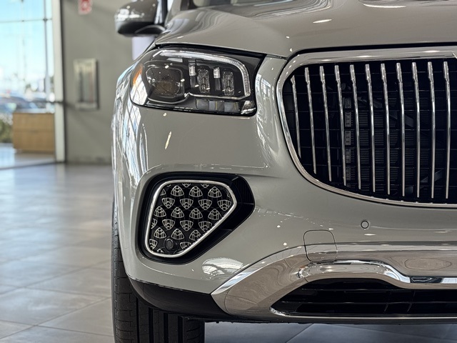 2025 Mercedes Benz GLS Maybach 600 4MATIC photo 11