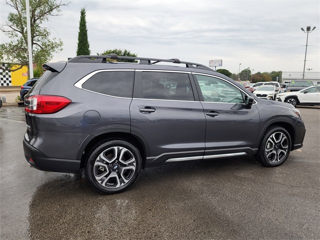 2025 Subaru Ascent Limited photo 2