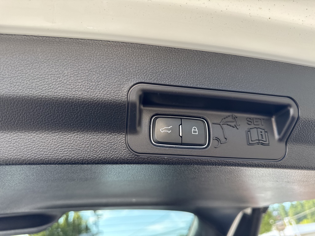 2022 Ford Explorer Limited photo 15