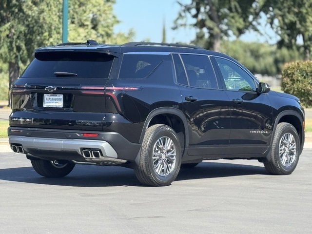 2025 Chevrolet Traverse photo 3