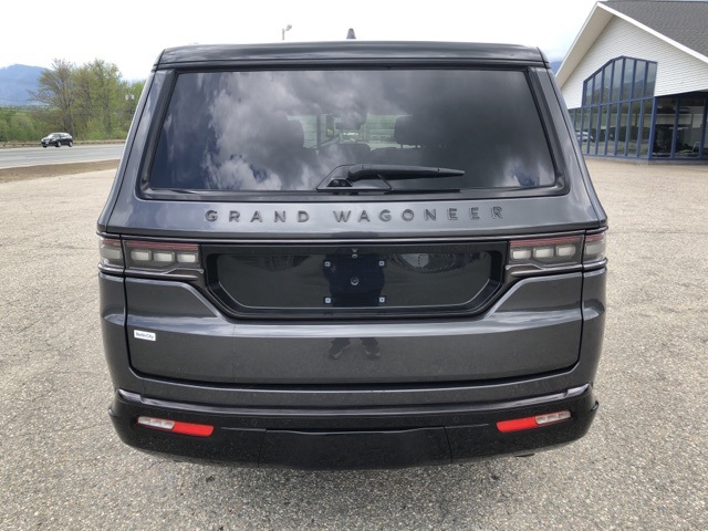 2024 Jeep Grand Wagoneer L II photo 3