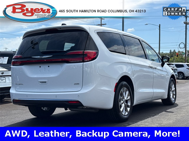 2024 Chrysler Pacifica Touring L photo 3