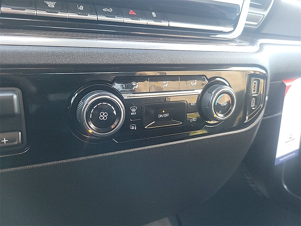 2024 CHEVROLET SILVERADO HD - Image 17